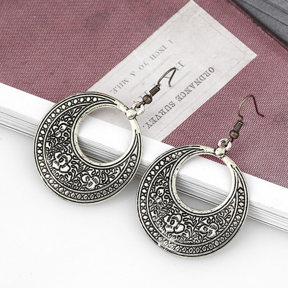 GlitzBlitz Boutique Jewelry - 2/$20! Antiqued Silver Boho Circle Dangle Earrings